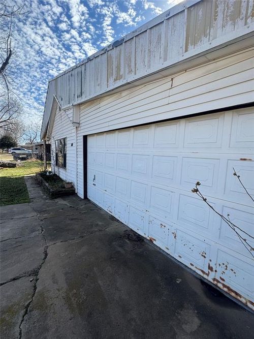 1845 W Midland St, Shawnee, OK, 74804-2407 | Card Image