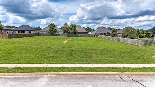 384 Eagle Ridge Dr, Farmington, AR, 72730-8841 | Card Image