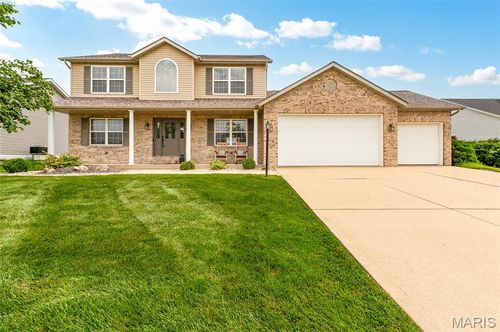 201 Mcclelland Dr, Troy, IL, 62294-3185 | Card Image