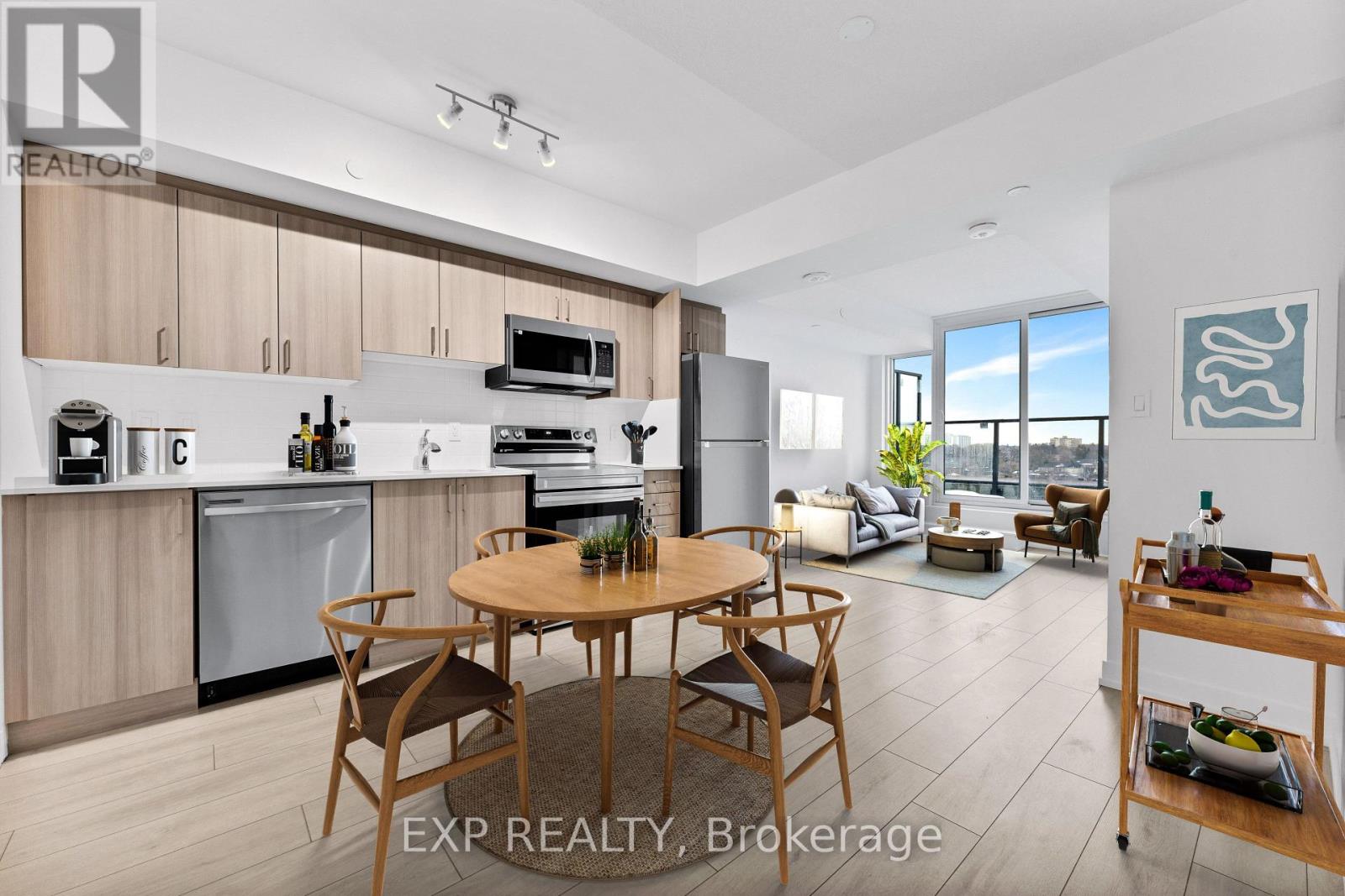 Residential Lease in Toronto (Yorkdale-Glen Park)
