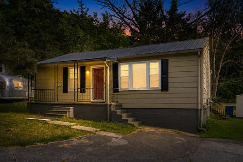 303 Cave St, Rossville, GA, 30741-1928 | Card Image