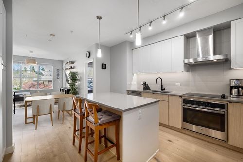207-3205 Mountain Highway, North Vancouver, BC, V7K0A3 | Card Image