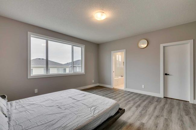 350 Yorkville Road Sw, Home with 4 bedrooms, 2 bathrooms and 4 parking in Calgary AB | Image 34