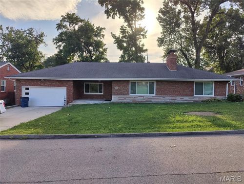 8021 Troost St, Saint Louis, MO, 63123-3520 | Card Image