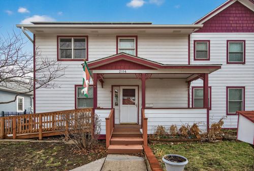 2114 Queen Ave N, Minneapolis, MN, 55411-2435 | Card Image