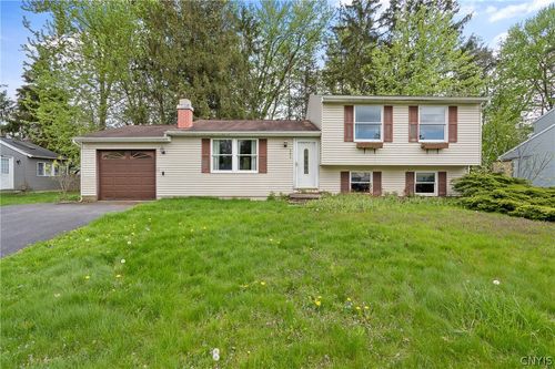 4254 Vine Meadow Rd, Liverpool, NY, 13090-1832 | Card Image