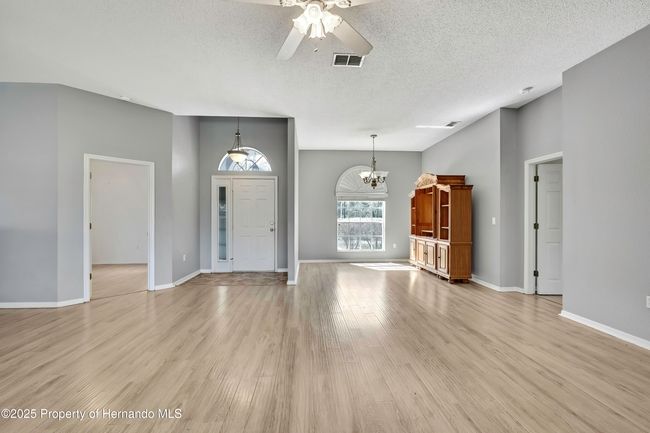 10 foot ceilings | Image 22