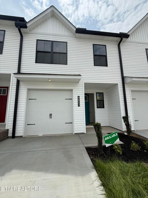 8803 Chapman Trace Way, Knoxville, TN, 37920 | Card Image