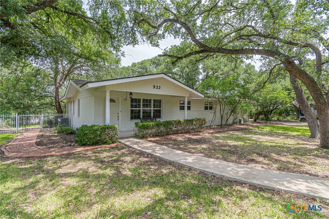 Oak Ln, New Braunfels, TX 78130