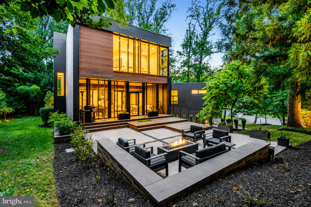 Residential in MCLEAN 2