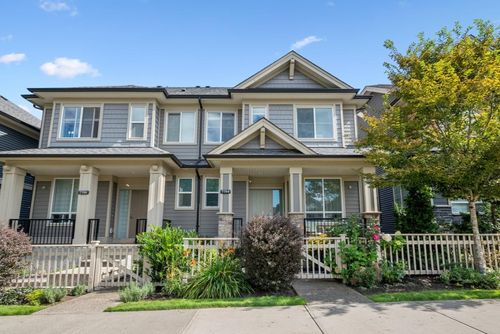 7764 204 St, Langley, BC, V2Y4K3 | Card Image