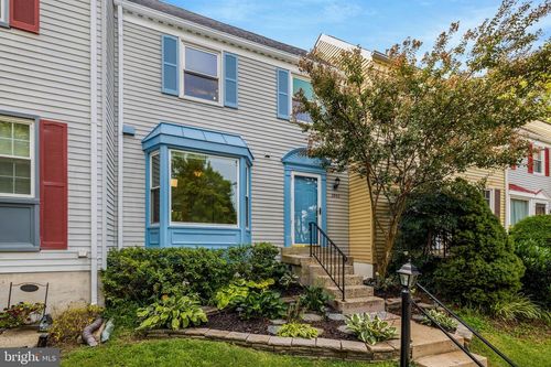2960 Oakleigh Ln, OAKTON, VA, 22124-2537 | Card Image