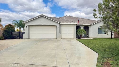19241 Silver Summit Cir, Perris, CA, 92570-6570 | Card Image