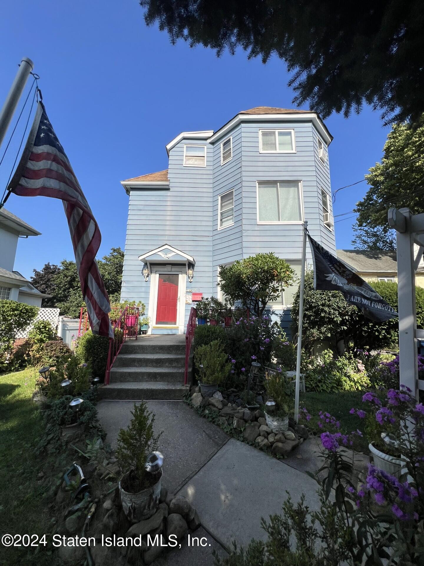 Highview Ave, Staten Island, NY 10301