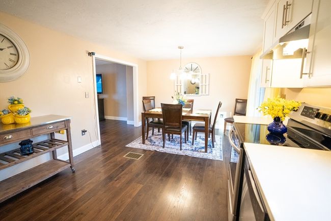 APT-2 - 801 Washington St, Condo with 3 bedrooms, 2 bathrooms and 2 parking in Pembroke MA | Image 7