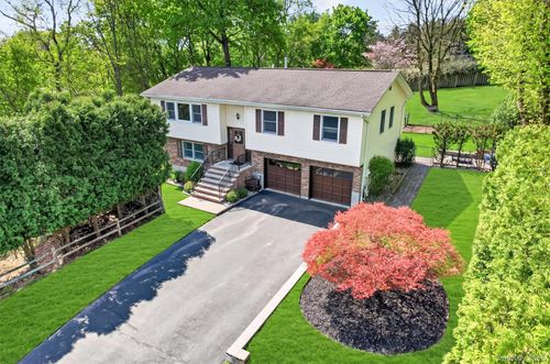 8 Cartwright Rd, Stony Point, NY, 10980-1726 | Card Image