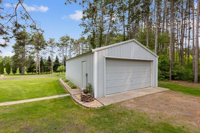 Plenty of room for all the recreational vehicles or even a shop. | Image 38