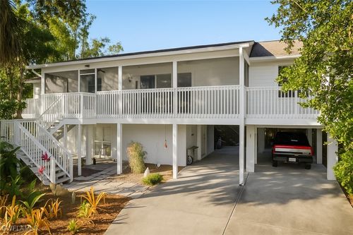 2151 Estey Ave, NAPLES, FL, 34104-4258 | Card Image