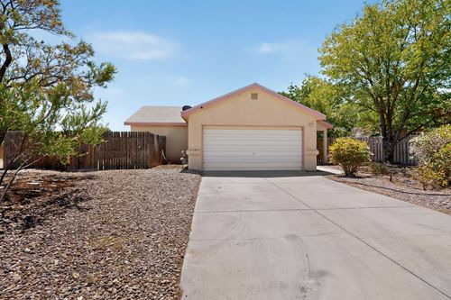 18 Timothy Ct, Los Lunas, NM, 87031-6275 | Card Image