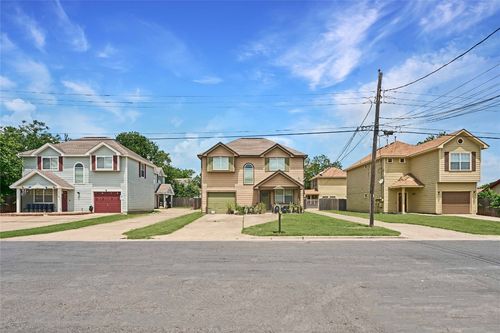6916 Meador Ave, Austin, TX, 78752-3322 | Card Image