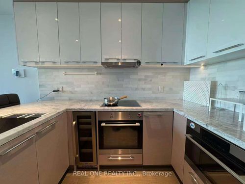 4911-488 University Ave, Toronto, ON, M5G0C1 | Card Image