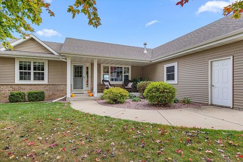 744 Ojibwe Path, KEWASKUM, WI, 53040-9354 | Card Image