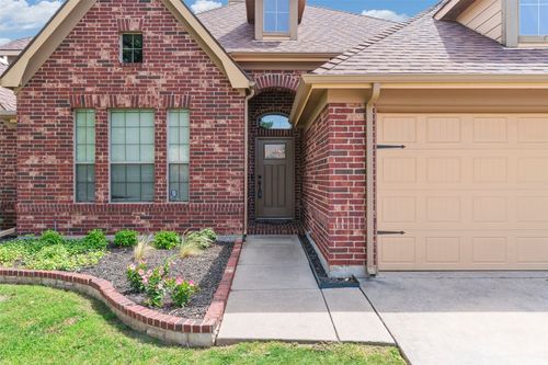 5317 Thornbush Dr, Fort Worth, TX, 76179-8171 | Card Image