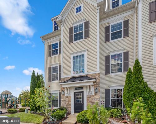 8173 Falls Grove Dr, MANASSAS, VA, 20111-3613 | Card Image