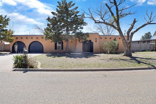 401 W 15th St, Friona, TX, 79035-1115 | Card Image