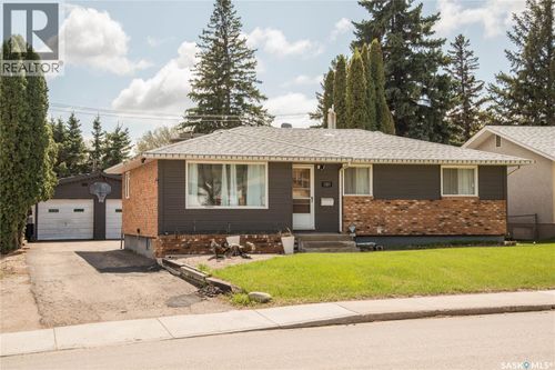 1301 33rd St W, Saskatoon, SK, S7L0X1 | Card Image