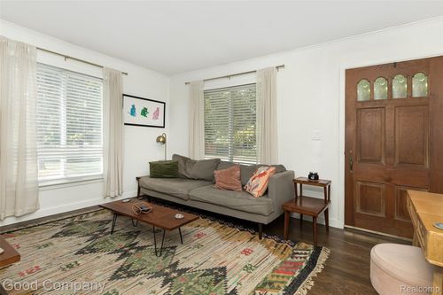 1433 Royal Ave, Royal Oak, MI, 48073-5712 | Card Image