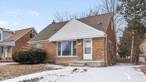 6051 Arcola St, Garden City, MI, 48135-2526 | Card Image