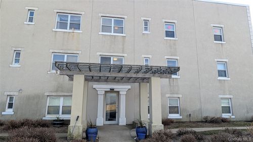 apt-c2-138-11 Beach Channel Dr, Rockaway Park, NY, 11694-1200 | Card Image