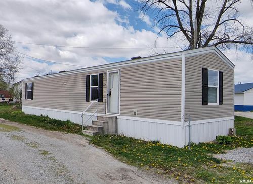 124 E Adams St Se, Clay City, IL, 62824 | Card Image