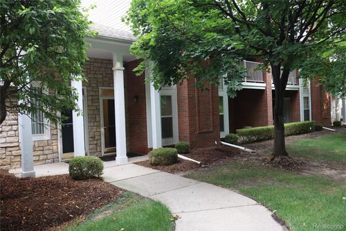 44860 Marigold Dr, Sterling Heights, MI, 48314-1210 | Card Image