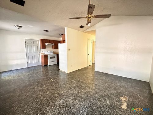 317 Yale St, San Marcos, TX, 78666-3428 | Card Image