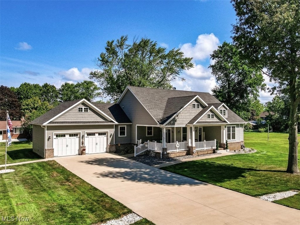 Walnut St, Conneaut, OH 44030