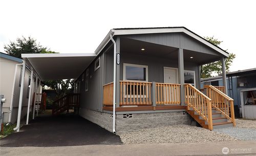 215-3213 S 182nd Pl, SeaTac, WA, 98188-4941 | Card Image