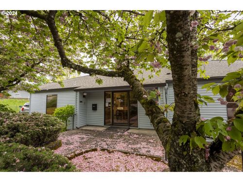 400-4225 Sw Huber St, Portland, OR, 97219-6140 | Card Image