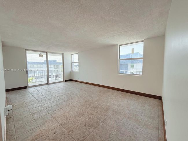 APT-6B - 16570 Ne 26 Th Ave, Condo with 2 bedrooms, 2 bathrooms and null parking in North Miami Beach FL | Image 5