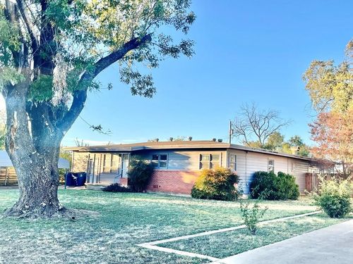 306 Laurel Dr, Winters, TX, 79567-3006 | Card Image