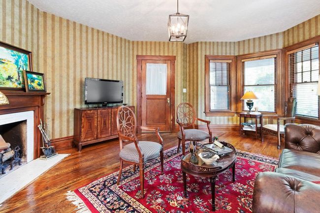 Living room - unit 831 | Image 12