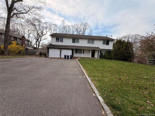 8 Tobi Ln, Setauket, NY, 11733-2014 | Card Image