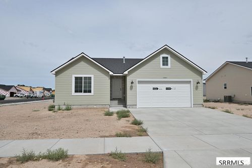 3043 Elixir Rd, Ammon, ID, 83406-4016 | Card Image
