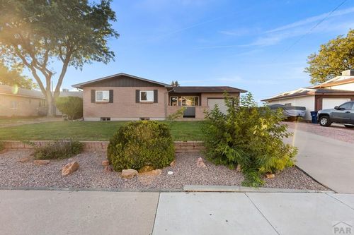 27 Radcliff Ln, Pueblo, CO, 81005-1911 | Card Image