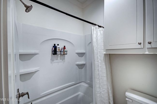 private shower & toilet bedrooms 3 & 4 | Image 30