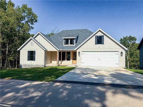 18 Epping Dr, Bella Vista, AR, 72714-4916 | Card Image