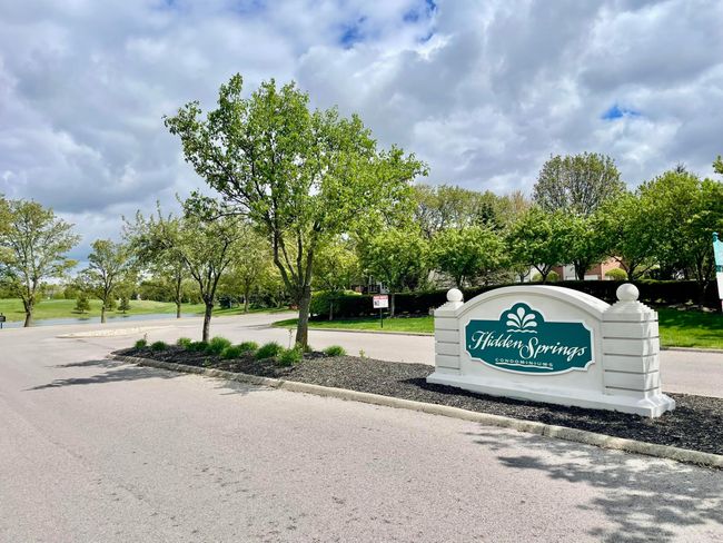 647 Spring Valley Dr, Condo with 2 bedrooms, 2 bathrooms and null parking in Lewis Center OH | Image 27
