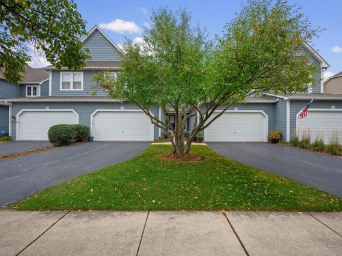 145 Tanglewood Dr, Glen Ellyn, IL, 60137-7832 | Card Image