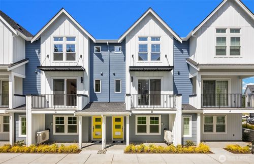 c-9014 Ne 203rd Pl, Bothell, WA, 98011-2242 | Card Image